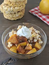 Combine the oats, brown sweetener, cinnamon and melted butter in a separate bowl. 100 Calorie Healthy Apple Crisp Ready In 2 Minutes