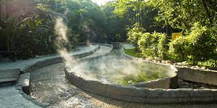 Pemandian air panas satu ini airnya didapatkan dari sumber di bukit kapur setempat. Felda Residence Springs Sungkai Malaysia Booking Com