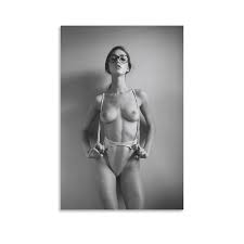 Blanco y negro erótico desnudo arte porno tetona traje de baño belleza con  gafasPorno pósteres de