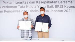 Pakta integritas ini merupakan salah satu kelengkapan bagi calon peserta ppg 2018 yang telah lulus pretest. Direksi Dan Dewas Bpjamsostek Tanda Tangani Pakta Integritas Ini Isinya