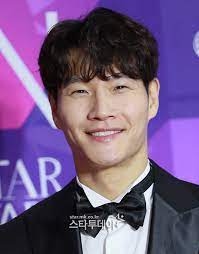 Sbs 예능프로그램 '런닝맨' 캡처 가수 김종국과 배우 송지효(본명 천수연)가 서로를 향한 호감을 드러냈다. ê¹€ì¢…êµ­ ìœ íŠœë¸Œ í•œë‹¬ ì˜ìƒ ìˆ˜ìµ ê¸°ë¶€í•  ê²ƒ í° ê´€ì‹¬ì— ê°ì‚¬ ì „ë¬¸ ìŠ¤íƒ€íˆ¬ë°ì´