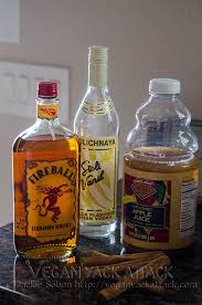 Top 5 fall cocktails best autumn thanksgiving easy drinks. Apple Pie On The Rocks Vegan Yack Attack