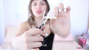 Sluttytip of the day: how to make a dental dam - XNXX.COM