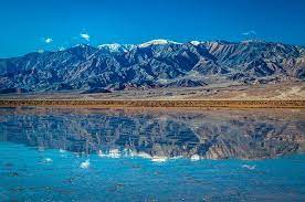 Death valley summer road trip with my dad. Flooding Creates A 10 Mile Long Lake In Death Valley Smart News Smithsonian Magazine