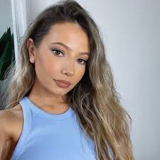 Millie Lawrence Influencer Profile