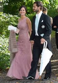 Prinzessin sofias modestil änderte sich nach der hochzeit mit prinz carl philip. Pin Auf Kuninkaallisia