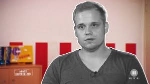 Rtl 2 live tv um einer von meistgesehen sendern in deutschland rtl2 auf dem internet anzusehen bruchen sie unsere webseite und sehen sie diesen sender kostenlos an. Hartz 4 Empfanger Bei Armutsshow Jetzt Rechnet Er Hart Mit Rtl 2 Ab Watson