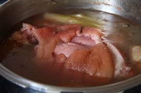 Cómo cocinar codillo de cerdo asado. Sencillo Codillo Al Horno Con Verduras Mercado Calabajio