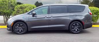 Find information on performance, specs, engine, safety and more. Test Drive 2019 Chrysler Pacifica Hybrid Limited The Daily Drive Consumer Guide The Daily Drive Consumer Guide