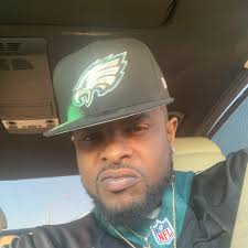 Joe Milton's first half stats: 2-8, 14 yards, 0 TD, 1 INT 0.0 passer rating