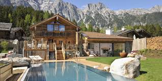 Sie liegt total abgeschieden, ist aber trotzdem sehr gut mit dem auto erreichbar. Hutten Und Chalets Huttenurlaub Almhutten Berghutten Alm Chalets Mieten