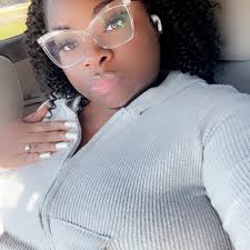 What are some fun sit down places to eat at Disney?