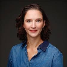 Roberta Perlman's Instagram, Twitter & Facebook