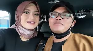 Netizen tersebut seolah tahu hubungan gelap nathalie holscher dengan sang manajer hingga. Usai Menikah Sule Dan Nathalie Holscher Belum Tidur Berdua News Entertainment Fimela Com