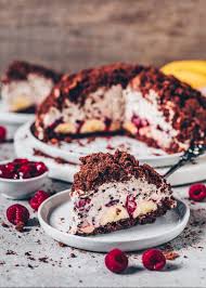 Mole Cake Vegan Banana Cream Chocolate Cake Bianca Zapatka Recipes Recipe Banana Recipes Vegan Cake Recipes Easy Cake Recipes