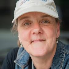 Grief. Loss. Pain. Grace came to the Mission facing so many hardships,  including homelessness. She was out of hope. But your compassion gave her  safe refuge and the chance to heal—inside and