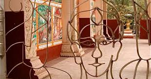 Epingle Par Maisons Du Bout Du Monde Sur Laos Vientiane La Villa Coloniale Avec Images Jardin Tropical Collections D Objets Tropical