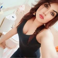 Photo by Alisha Malik Official (@alisha_malik_official_) · May 3, 2025