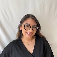 Gabby Gil's Instagram, Twitter & Facebook