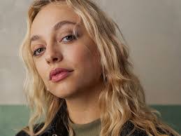 Madeline Dempsey's Instagram, Twitter & Facebook