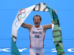 Adam pretty/getty images after a weird false start that saw almost half the field blocked by a tv boat when the gun went off, officials then corralled the swimmers who had dived in, brought them back to the dock, and let them catch their breath—before starting it. Zbstydpylxanxm