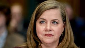 Powell Humahawak sa mga Rate, Pero Dalawang Kasamahan ay Hindi  Sumasang-ayon