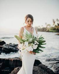 Kona Hawaii Intimate Wedding Big Island Elopement Tropical Flowers White Green Br Green Wedding Bouquet Tropical Wedding Bouquets White Wedding Flowers
