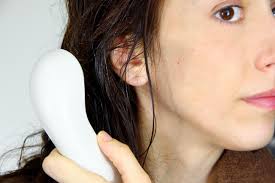 Suchen sie nach einer beschichtung mit einer weißen, nicht sie haben ihr haar gefärbt und festgestellt, dass es für ihren geschmack viel zu dunkel geworden ist. Dein Haarfarbemittel Mit Vitamin C Aufhellen 11 Schritte Mit Bildern Wikihow