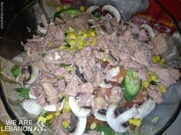 How About A Delicious Tuna Salad For Dinner Bon Appetit شو رأيكم بسلطة التونا كتير طيبة للعشا صحتين Prepared Lebanese Recipes Food Arabic Food