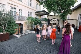Book a contemporary room at ketschauer hof, a traditional hotel with spa, wine cellar and restaurant serving location of your stay. Hochzeit Im Ketschauer Hof Deidesheim Die Traumhafte Location