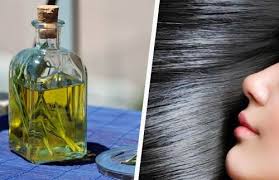 Des Cheveux Doux Et Plus Fonces Avec L Huile De Romarin Ameliore Ta Sante Pousse Des Cheveux Faire Pousser Les Cheveux Cheveux Doux