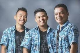 Atik adong hubaen nahurang nasailaon. Lirik Dan Chord Lagu Hot Bahen Au Diroham Orvala Trio