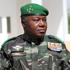 Evelyn Berlin (@EvlynBerlin)