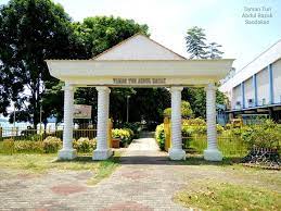 Abdul razak hussein in biographical summaries of notable people. Taman Tun Abdul Razak Bandar Ldyou Pantai Timur Sabah Facebook