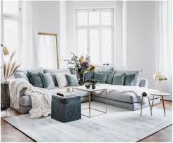Pour un grand salon, optez pour un grand canapé de quatre ou cinq places pour accueillir toute la famille confortablement. Selection De 15 Canapes Intemporels Pour Le Salon