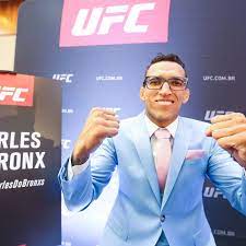 See the ufc 262 odds, predictions and betting preview here. Ufc 262 Odds Charles Oliveira Jumps Out To Early Betting Favorite Over Michael Chandler Mmamania Com