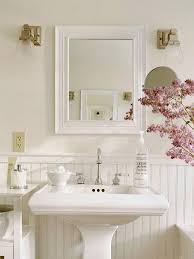 small traditional bathroom, beadboard
