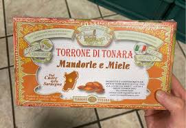 Il torrone è un dolce tipico del natale ma forse non tutti sanno che ha origini arabe e ricordati di farmi sapere come ti è venuto il torrone di mandorle e miele lasciando un commento in fondo o condividendo la foto con me sulla. Mandorle E Miele
