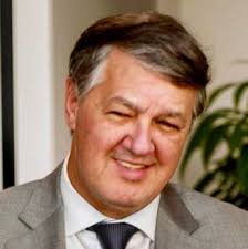 ANA LAURA MAGALONI KERPEL