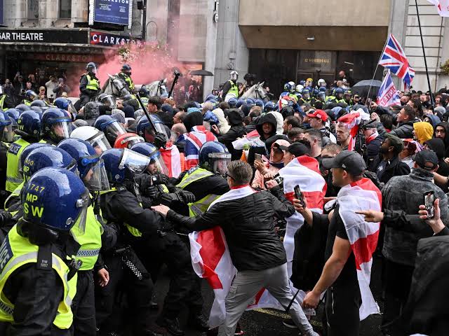 London Nationalist Protest Explodes Against Starmer Amid UK Crisis