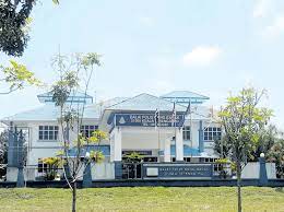 Agak mengejutkan apabila tersebar satu gambar di media sosial yang menunjukkan jalur gemilang telah dipasang secara terbalik di sebuah balai polis simpang lima, parit buntar perak. Pabila Penaku Menari Gugur Bayi Angkara Putus Tunang