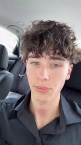 lucas 🫟 (@lucas.burton07)