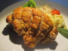 Der Himmel Auf Erden Bayrische Schweinshaxen In 2020 Schweinshaxe Rezept Lebensmittel Essen Krautsalat Mit Speck
