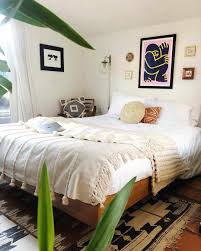 9 Sophisticated Beds Without Headboards Bed Without Headboard Master Bedroom Headboard Ideas Adjustable Bed Headboard