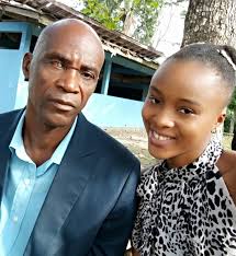 Annou Mete vwa nou ansanm pou nou Swete la belle Barbara Pierre yon bon  rekòt kafe. Epi an men'm tan N'ap Swete Papa li ki se Mesye Alex Pierre yon  bon rekòt