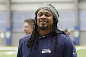 Learn about his age, height, weight, dating, wife, girlfriend, kids and more. Marshawn Lynch Fanatics Agree To Multiyear Partnership For Beast Mode Apparel Bleacher Report Latest News Videos And Highlights