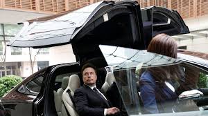 Elon Musk: Tesla boss on first China trip in over three years - BBC News