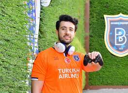 Galatasaray'la sözleşmesi sona eren şener özbayraklı başakşehir ile görüşüyor. Istanbul Basaksehir Espor Istanbul Basaksehir Fk