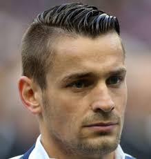 For a modern look, you can opt for straight, wavy, sleek, layered, weave, or asymmetrical. 29 Best Soccer Player Haircuts 2021 Guide