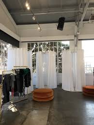 Make social videos in an instant: Free Standing Fitting Room Is Pop Up Store Solution For Dvf Circle Visual Inc